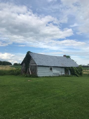 136 Route 276, Champlain, NY 12919