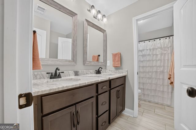 240 Lannington Drive, Lizella, GA 31052