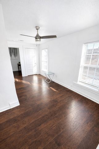 928 S Windomere Avenue D, Dallas, TX 75208