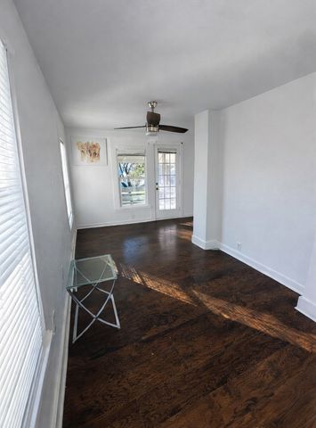 928 S Windomere Avenue D, Dallas, TX 75208