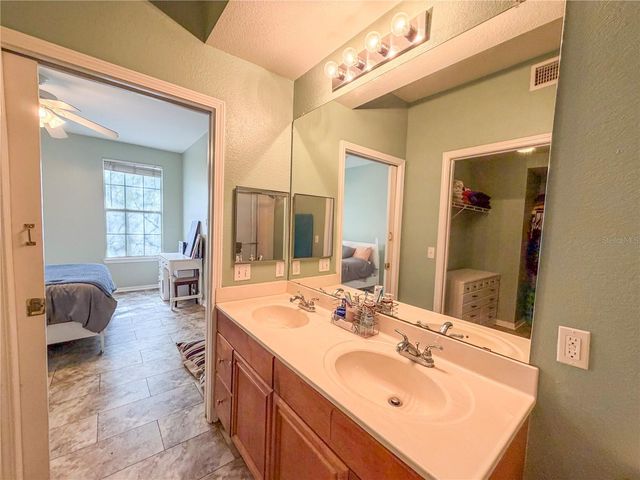 2213 NW 16TH TERRACE 2213, Gainesville, FL 32605