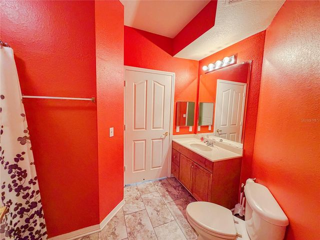 2213 NW 16TH TERRACE 2213, Gainesville, FL 32605