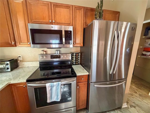 2213 NW 16TH TERRACE 2213, Gainesville, FL 32605