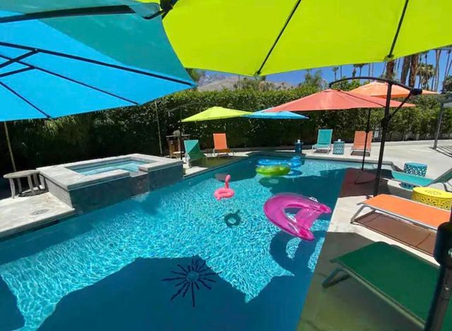 1375 S Calle Rolph, Palm Springs, CA 92264