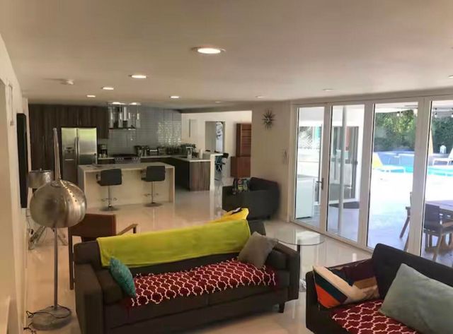 1375 S Calle Rolph, Palm Springs, CA 92264