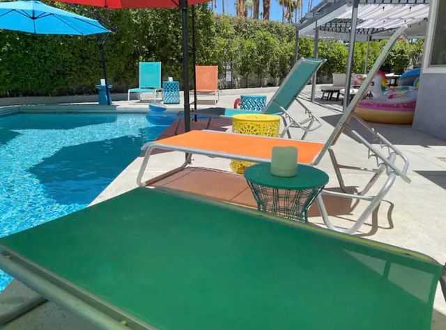 1375 S Calle Rolph, Palm Springs, CA 92264