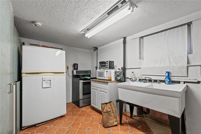 18 Crowninshield Street, Providence, RI 02909