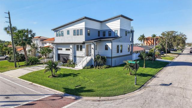 301 79TH STREET S, St Petersburg, FL 33707