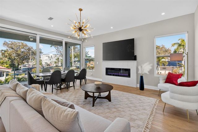 301 79TH STREET S, St Petersburg, FL 33707