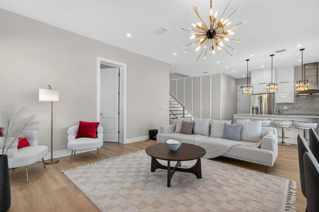 301 79TH STREET S, St Petersburg, FL 33707