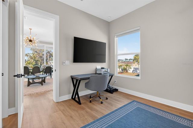 301 79TH STREET S, St Petersburg, FL 33707