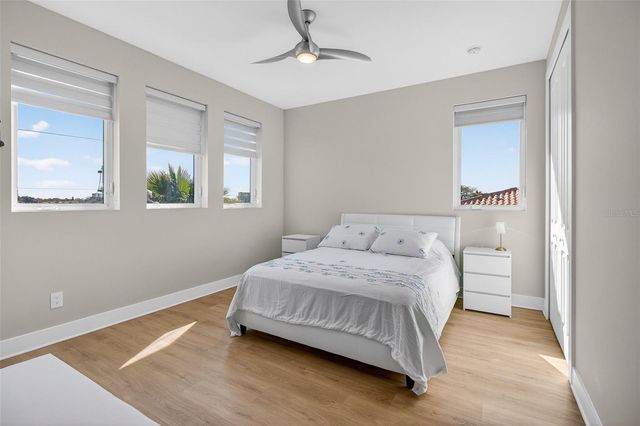 301 79TH STREET S, St Petersburg, FL 33707