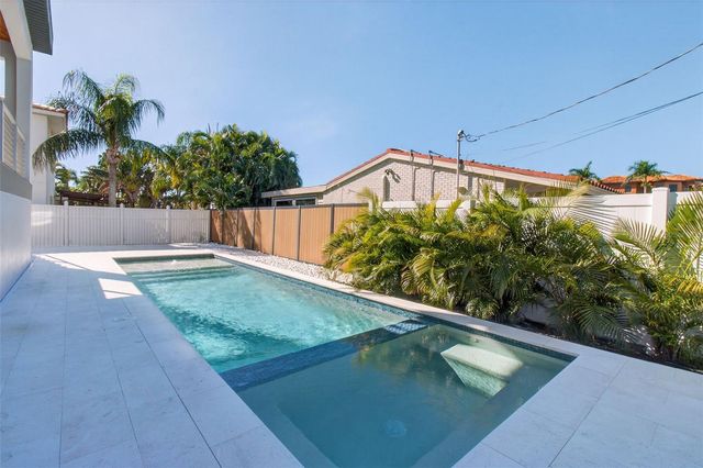 301 79TH STREET S, St Petersburg, FL 33707