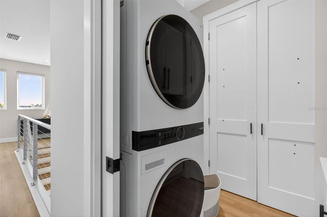 301 79TH STREET S, St Petersburg, FL 33707