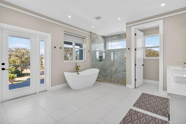 301 79TH STREET S, St Petersburg, FL 33707