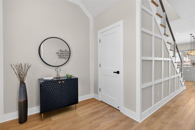 301 79TH STREET S, St Petersburg, FL 33707