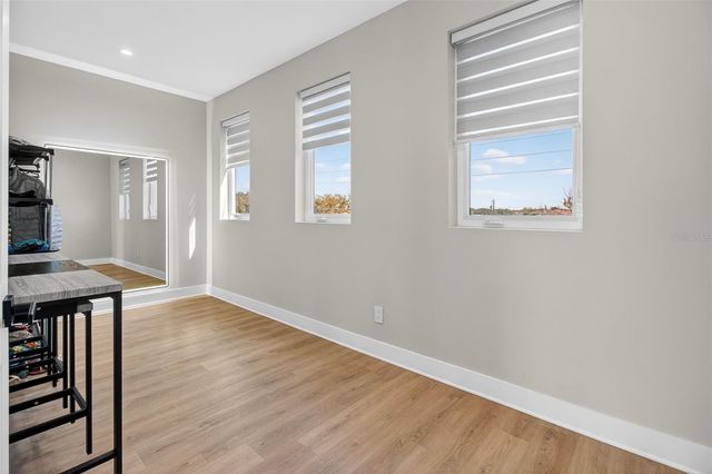 301 79TH STREET S, St Petersburg, FL 33707