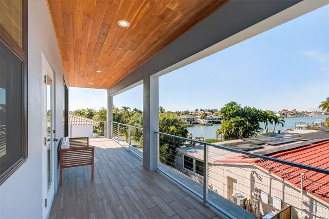 301 79TH STREET S, St Petersburg, FL 33707