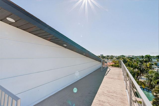 301 79TH STREET S, St Petersburg, FL 33707