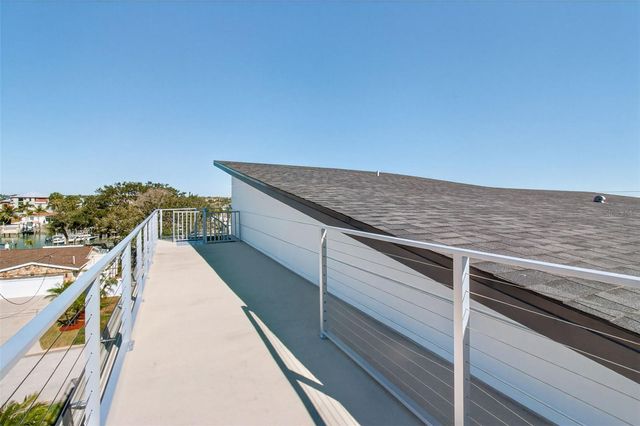 301 79TH STREET S, St Petersburg, FL 33707