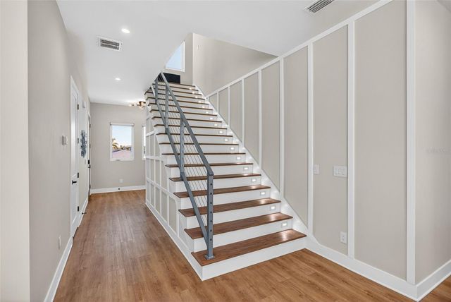 301 79TH STREET S, St Petersburg, FL 33707