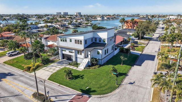 301 79TH STREET S, St Petersburg, FL 33707