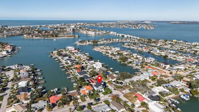 301 79TH STREET S, St Petersburg, FL 33707