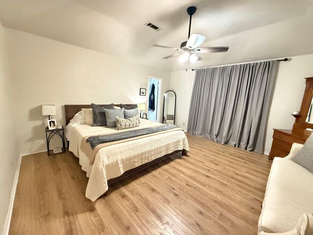 814 Texas Avenue, Port Neches, TX 77651