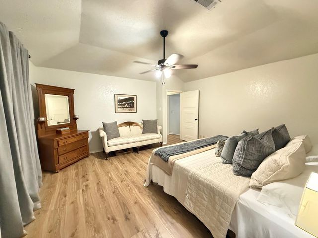 814 Texas Avenue, Port Neches, TX 77651