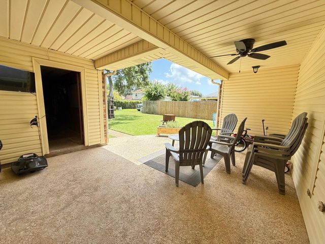 814 Texas Avenue, Port Neches, TX 77651