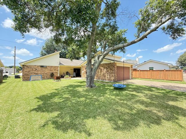 814 Texas Avenue, Port Neches, TX 77651