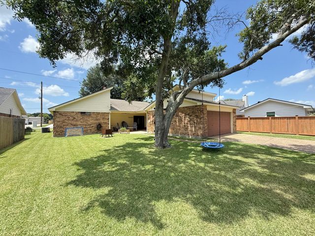 814 Texas Avenue, Port Neches, TX 77651
