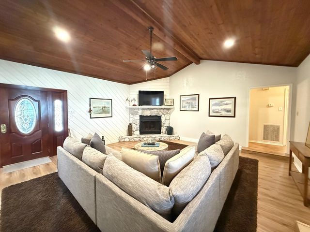 814 Texas Avenue, Port Neches, TX 77651