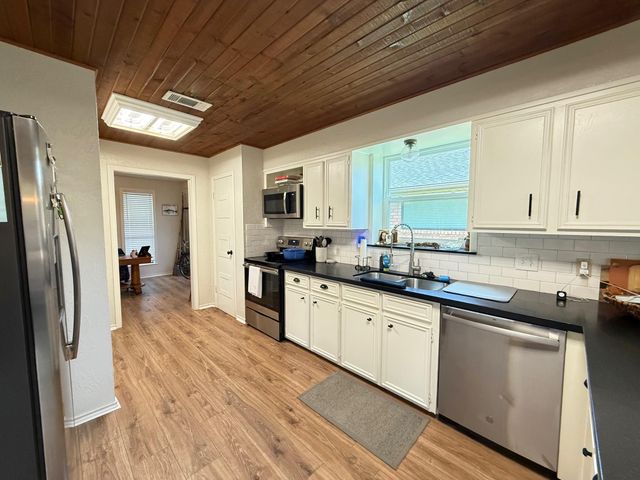 814 Texas Avenue, Port Neches, TX 77651