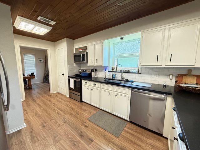 814 Texas Avenue, Port Neches, TX 77651