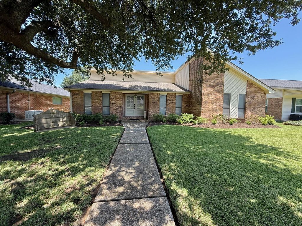 814 Texas Avenue, Port Neches, TX 77651