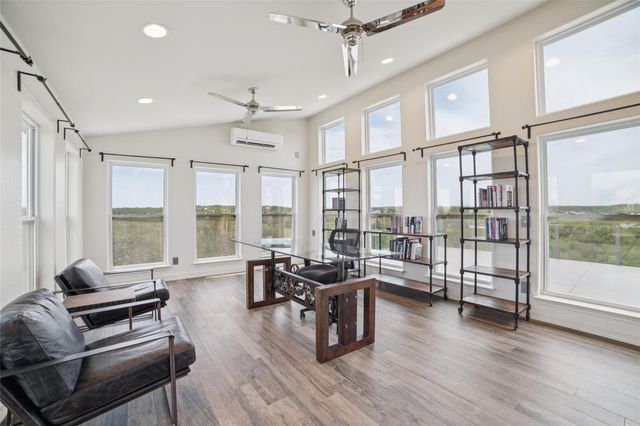 520 Double Eagle Ranch DR, Cedar Creek, TX 78612