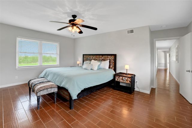 520 Double Eagle Ranch DR, Cedar Creek, TX 78612