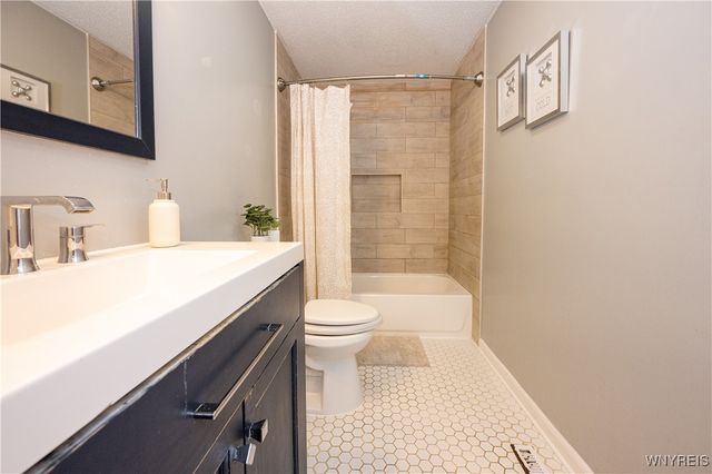 71 Chester Street, Buffalo, NY 14208