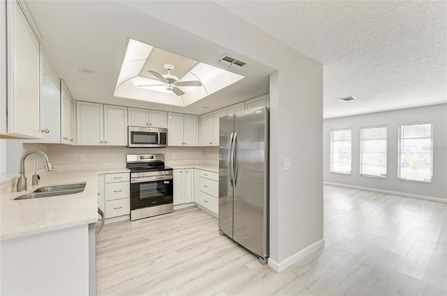140 CIRCLEWOOD DRIVE C1-4, Venice, FL 34293