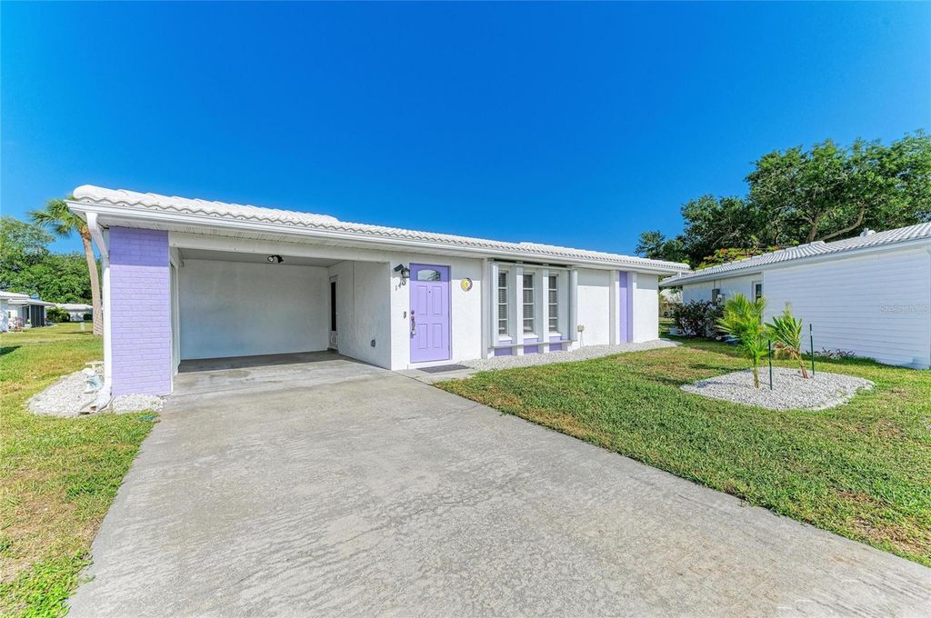 140 CIRCLEWOOD DRIVE C1-4, Venice, FL 34293