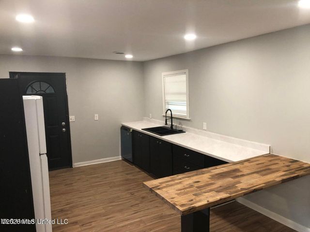 742 Heather Lane, Jackson, MS 39206