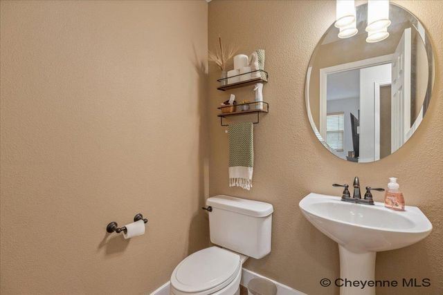 1709 GETTYSBURG DR, Cheyenne, WY 82001