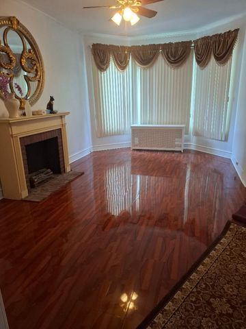 3942 W MONROE Street, Chicago, IL 60624