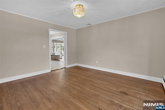 8 Cedar Lane, Roseland, NJ 07068