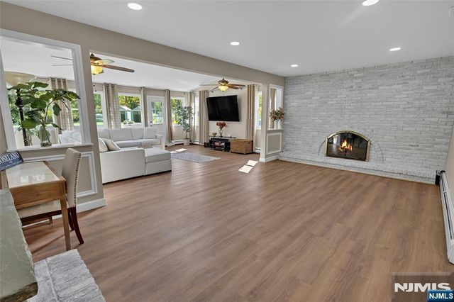 8 Cedar Lane, Roseland, NJ 07068