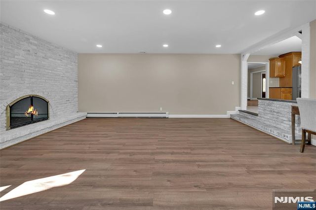 8 Cedar Lane, Roseland, NJ 07068