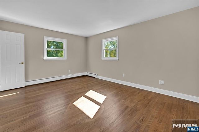 8 Cedar Lane, Roseland, NJ 07068