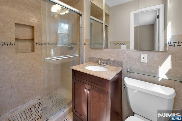 8 Cedar Lane, Roseland, NJ 07068