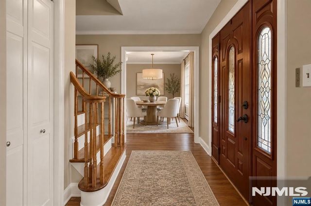 8 Cedar Lane, Roseland, NJ 07068